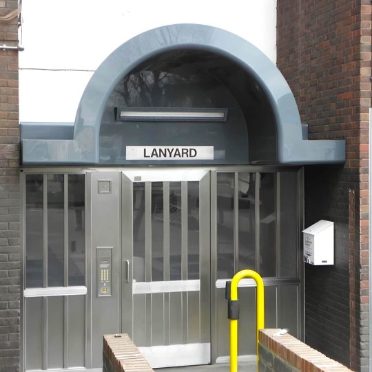 LANYARD HOUSE